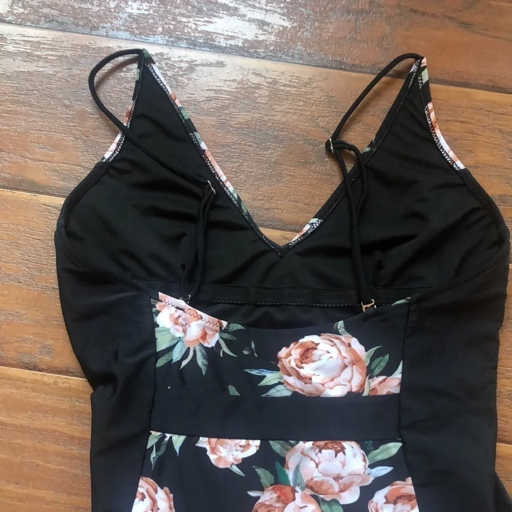 Cupshe Swimsuit - Size Large